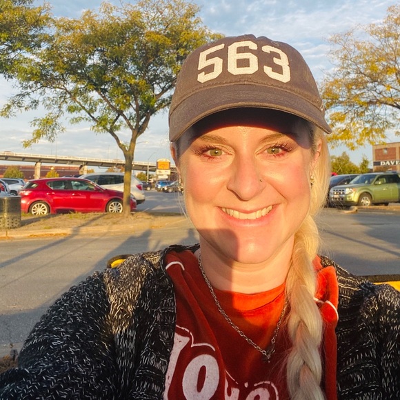 Meet your Posher, Vanessa - Picture 1 of 1